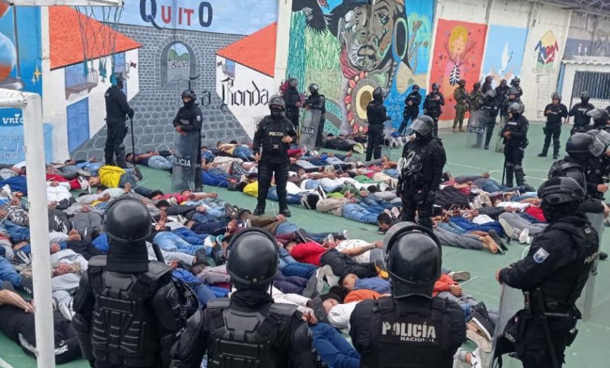La-Policia-retoma-el-control-de-la-carcel-de-El-Inca-en-Quito-tras-varios-incidentes.