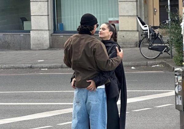 La cantante Rosalía y Emilio Sakraya en Munich, Alemania.