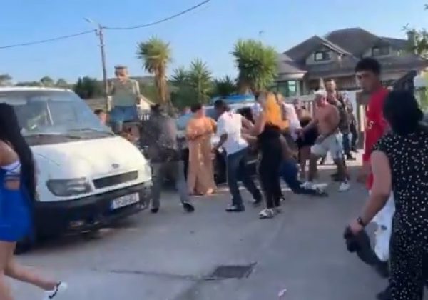 La ciudad de La Coruña, España, permanece en tensión tras una violenta pelea entre dos familias durante una pedida de mano.