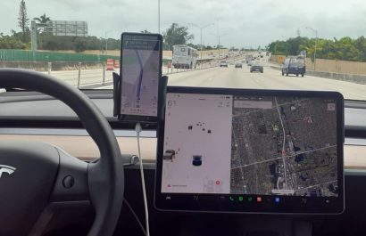 La mayoría de los consultados prefirió Google Maps y Waze, navegadores que alertan de accidentes, fenómenos climatológicos, desvíos y obras cercanas en la vía. (Kike Perdomo)