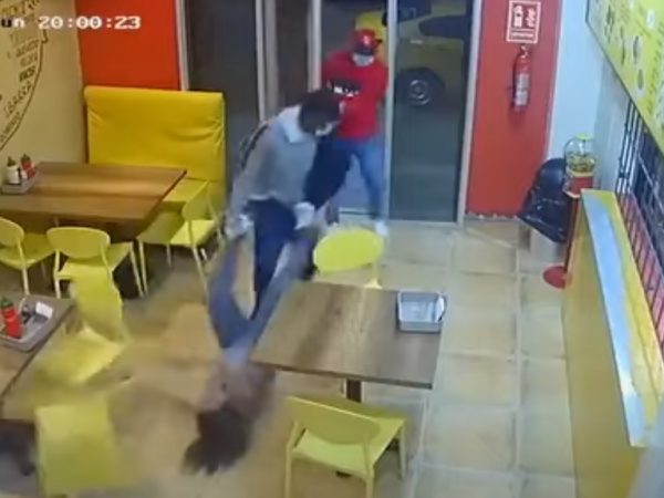 La propietaria de un asadero de pollos fue secuestrada por varios hombres armados la noche del lunes 16 de junio de 2025 en Daule