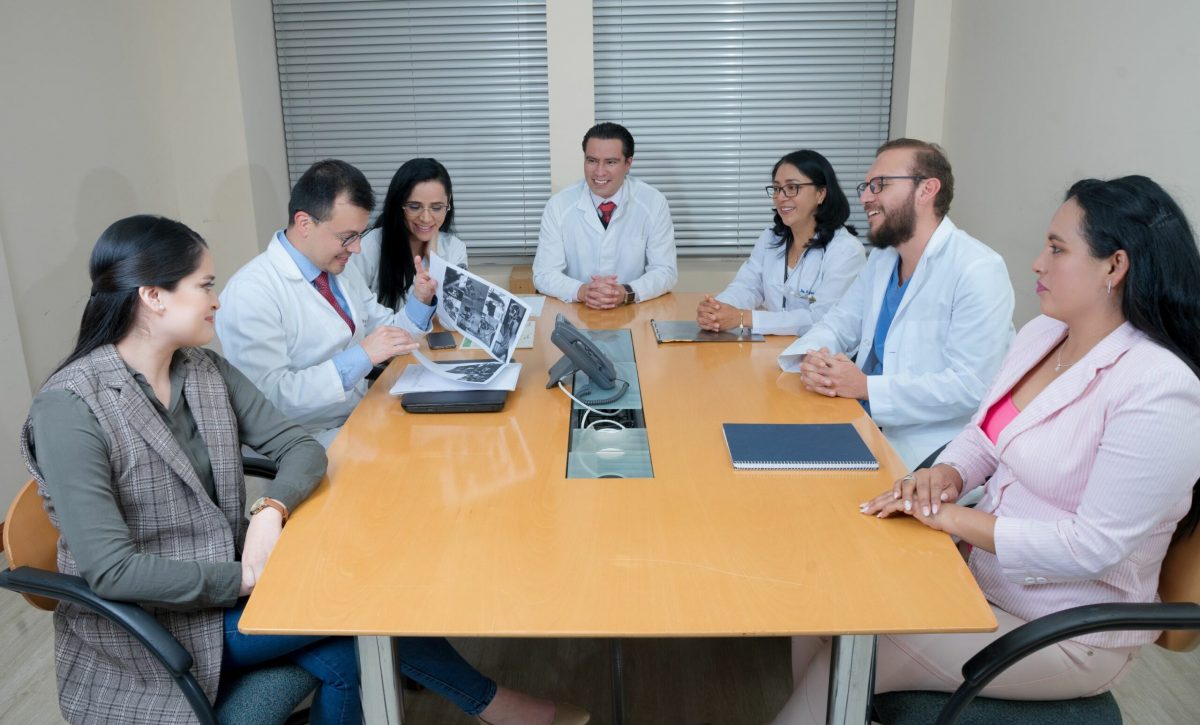 La universidad UTPL de Loja recibe acreditación internacional para seis maestrías y carrera de Enfermería