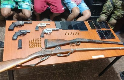 Las Fuerzas Armadas de Ecuador destruyeron más de 6.800 armas, municiones y accesorios incautados al crimen organizado.