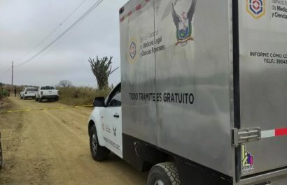 Las autoridades identificaron a Bryan Cevallos como el hombre hallado muerto con múltiples heridas de bala en una calle de tierra en el sector San Eloy, en Montecristi.