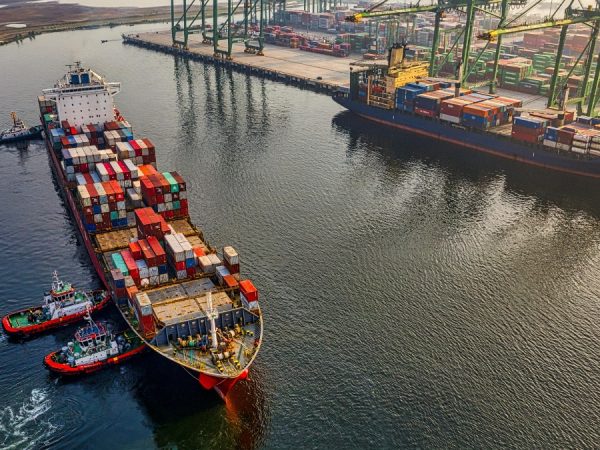 Las exportaciones totales de Ecuador aumentaron 11% entre enero y junio de 2025, según datos oficiales. (Pexels)