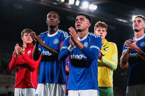 Liam Rosenior elogia el talento y actitud de Kendry Páez en victoria ante Nantes