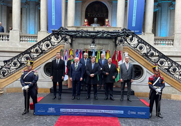 Líderes del Mercosur acuerdan fortalecer lucha contra crimen organizado y terrorismo en declaración histórica