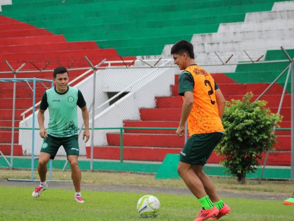 Liga de Portoviejo busca sellar su pase a semifinales ante Politécnico