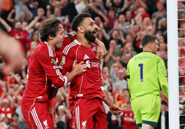 Liverpool inicia se defensa del título en la Premier League con victoria ante Bournemouth