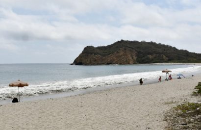Los Frailes, playa ubicada en la provincia de Manabí, lidera el ranking de las mejores playas del Pacífico. (API)