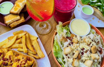 Los ecuatorianos optan por comer fuera los fines de semana buscando momentos sociales y sabores únicos.