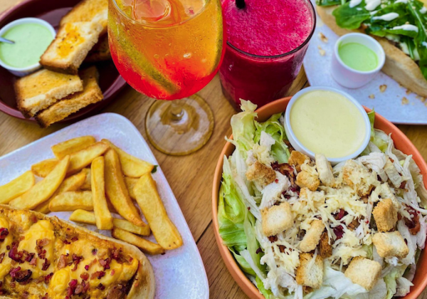 Los ecuatorianos optan por comer fuera los fines de semana buscando momentos sociales y sabores únicos.