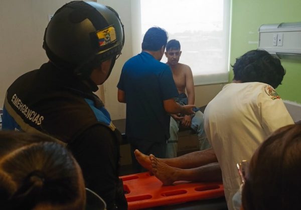 Los heridos fueron trasladados al hospital Básico El Carmen.