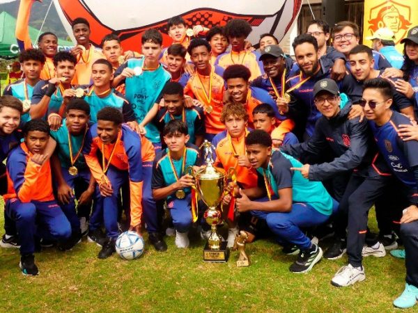 Los jugadores de Ecuador que se proclamaron campeones de la Youth Cup.