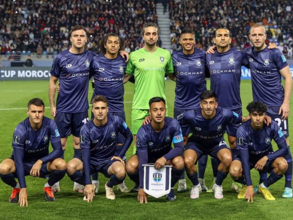 Los jugadores del Auckland City FC, el club semi-profesional de Nueva Zelanda que compite en el Mundial de Clubes 2025, dividen su tiempo entre profesiones diversas y el fútbol.