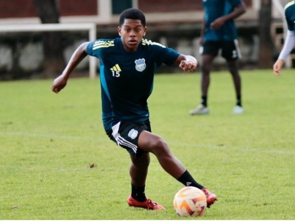 uis Fragozo, jugador de Emelec. Foto: @CSEmelec