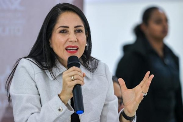 Luisa González, excandidata presidencial del movimiento Revolución Ciudadana, aseguró que existen intentos de vincularla con el Cartel de los Soles.
