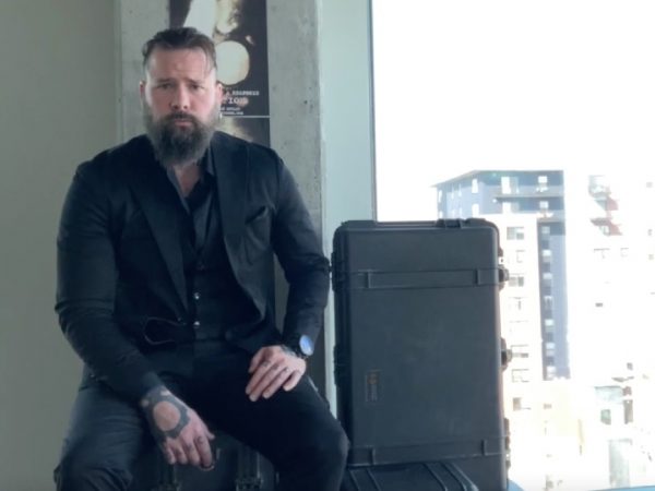 Lyndon James McLeod, un escritor estadounidense de 47 años, cayó abatido por una agente de policía el 27 de diciembre de 2021.