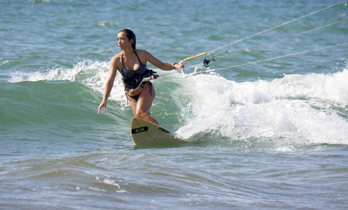 Manta con su playa de Santa Marianita acogerá el FlyFest 2025, competencia internacional de kiteboarding