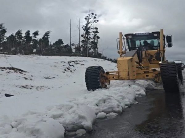 Más de 50 personas han perdido la vida en la provincia del Cabo Oriental, Sudáfrica, debido a violentas inundaciones, nevadas y deslizamientos de tierra.