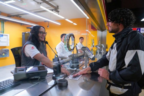 Metro de Quito: Fabricante de trenes señala mal uso de puertas como causa de fallos recientes
