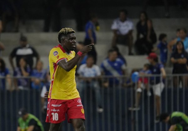 Michael Carcelén podría salir de Aucas para continuar su carrera en el fútbol argentino