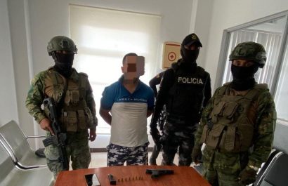 El detenido fue presentado por miembro de las Fuerzas Armadas y de la Policía Nacional.