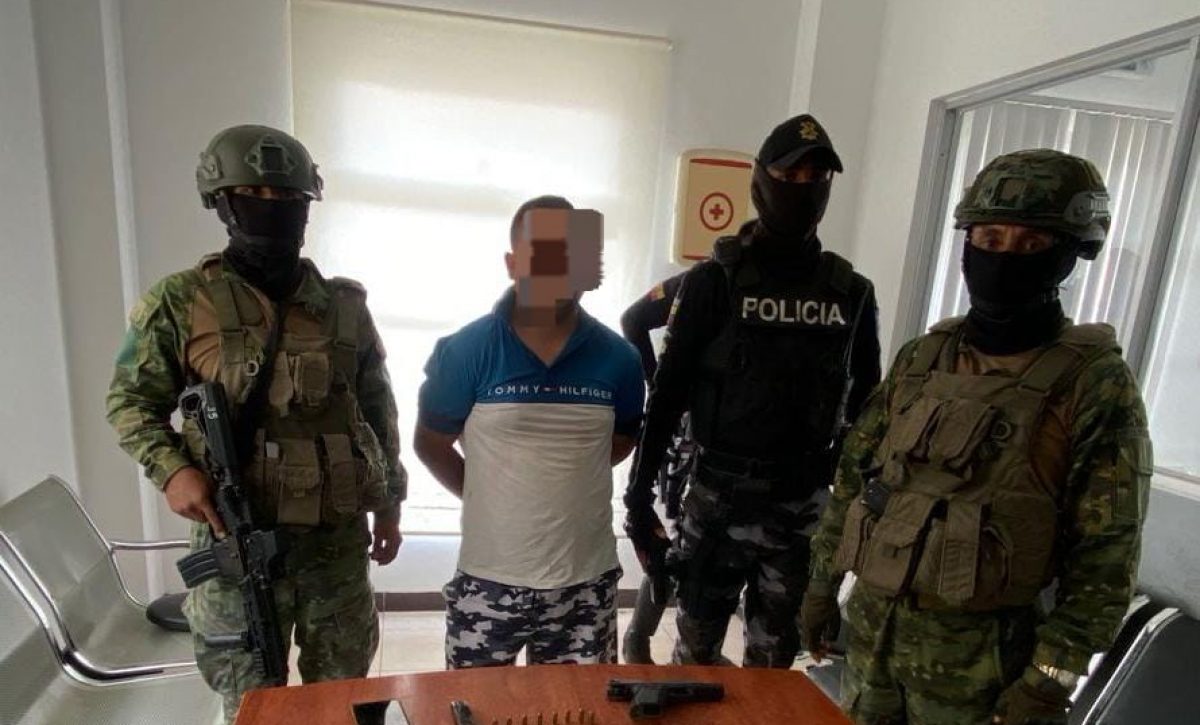 El detenido fue presentado por miembro de las Fuerzas Armadas y de la Policía Nacional.