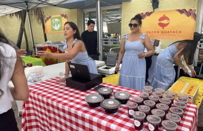 Migrantes ecutorianos preparan esta bebida ancestral y lo hacen fuera de su fecha tradicional.