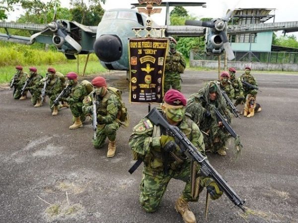 Militares de Fuerzas Especiales se incorporaron a las operaciones en la frontera de las provincias de Orellana y Sucumbíos.