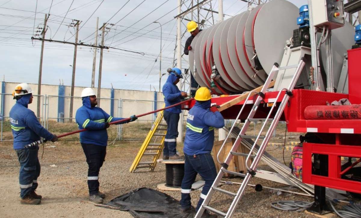 Ministerio de Energía y CNEL EP inauguran subestación móvil en la provincia El Oro: beneficiará a 14 cantones y brindará cobertura a Azuay y Guayas