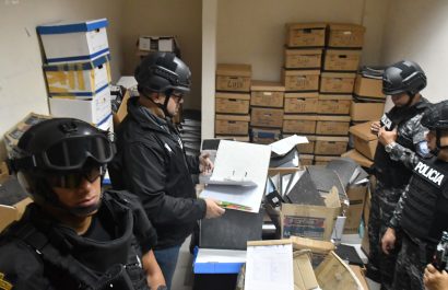 Ministro del Interior John Reimberg lideró intervención en Agencia de Tránsito de Manta