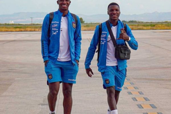 Moisés Caicedo, mediocampista ecuatoriano del Chelsea, declinó de la invitación de Willian Pacho para que vaya a Alemania.