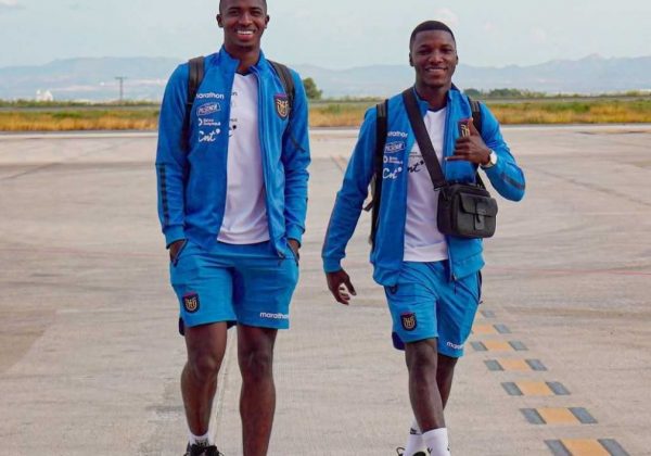 Moisés Caicedo, mediocampista ecuatoriano del Chelsea, declinó de la invitación de Willian Pacho para que vaya a Alemania.