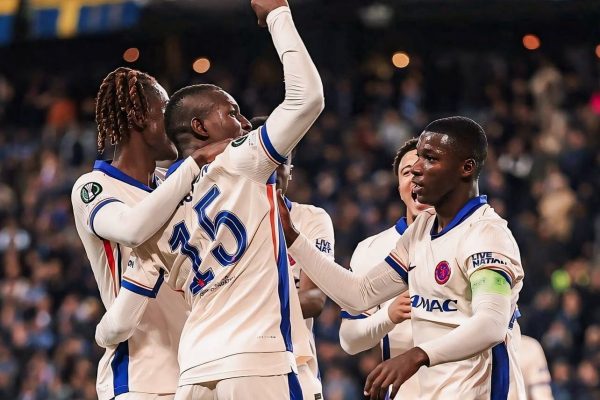 Moisés Caicedo y Chelsea pretenden ganar y asegurar su plaza de Champions ante Manchester United