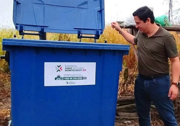 Contenedores y limpieza llegan a Los Cárceles.