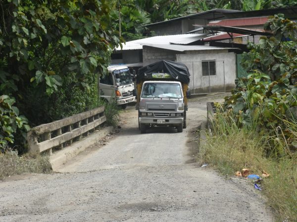 Moradores denuncian abandono vial ante cierre del km 83 de la Alóag-Santo Domingo
