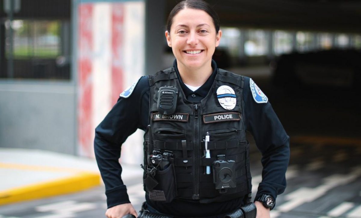 Mujer policía fingió lesión cerebral para cobrar más de 600 mil dólares por incapacidad