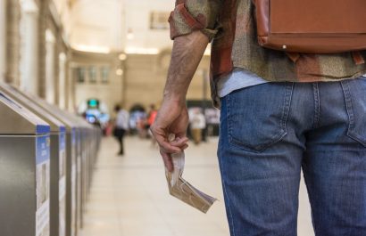 Multa de 1,8 millones de dólares el castigo a tres migrantes ecuatorianos en Estados Unidos