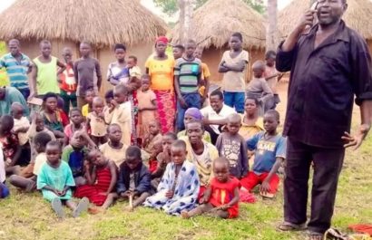 Musa Hasahya Kasera, un ugandés de 70 años, enfrenta dificultades para sostener a su extensa familia de doce esposas,