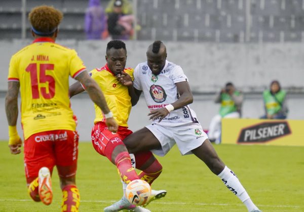 Mushuc Runa busca romper su racha ante Aucas en el Estadio Echaleche