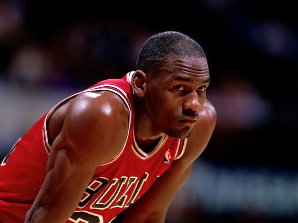 NBC anuncia la incorporación de Michael Jordan a su cobertura de la NBA.
