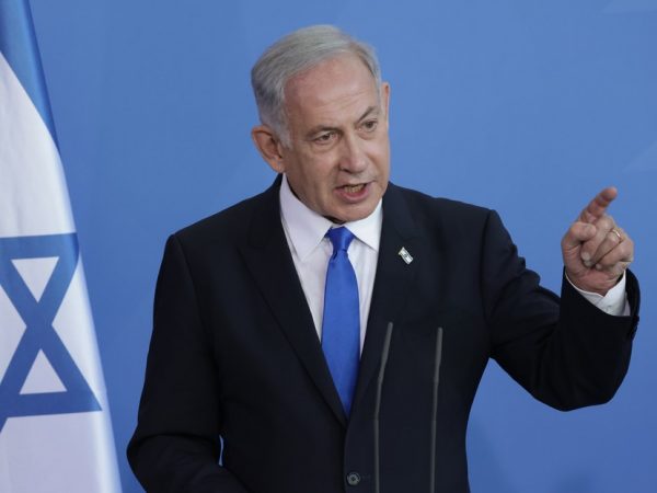 Netanyahu afirma que Israel avanza en su ofensiva contra Irán.