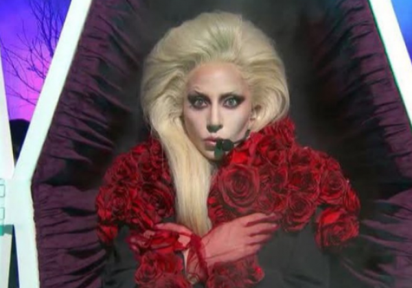 Netflix confirma a Lady Gaga en el elenco de Merlina para 2025