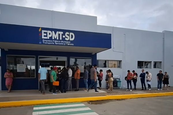 No hay sistema ciudadanos frustrados por fallas en trámites vehiculares esdsdn la EPMT
