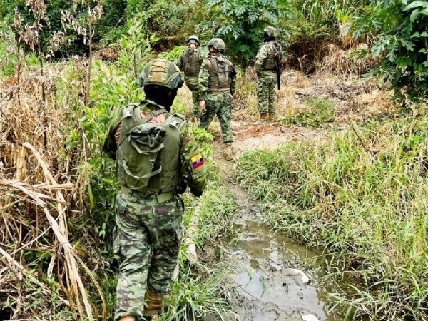 Once militares de la Brigada de Selva 19 Napo del Ejército ecuatoriano y un civil muertos, dejó en una emboscada en el sector Alto Punino.