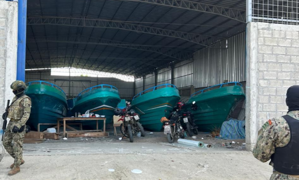 Operativo militar en Jaramijó localiza embarcaciones vinculadas a actividades ilícítas