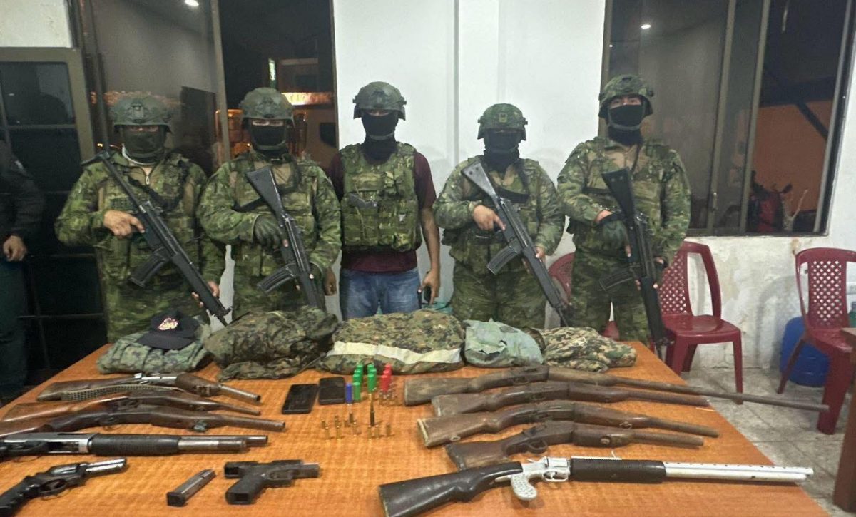 Operativos militares en Puebloviejo 10 armas de fuego y municiones decomisadas