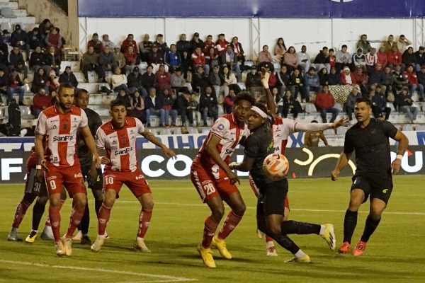 Orense logró una remontada tras vencer 2-1 a Técnico Universitario en el cierre de la fecha 19 de la Liga Ecuabet.