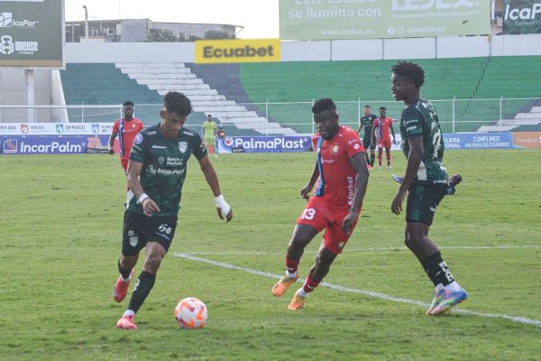 Orense pierde terreno en la LigaPro Ecuabet tras igualar en casa frente a El Nacional.